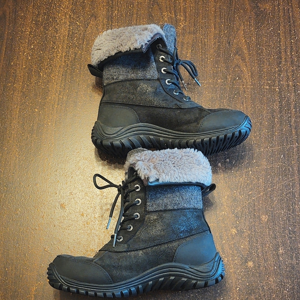 Ugg, waterproof, fur lined, winter boots, size 9